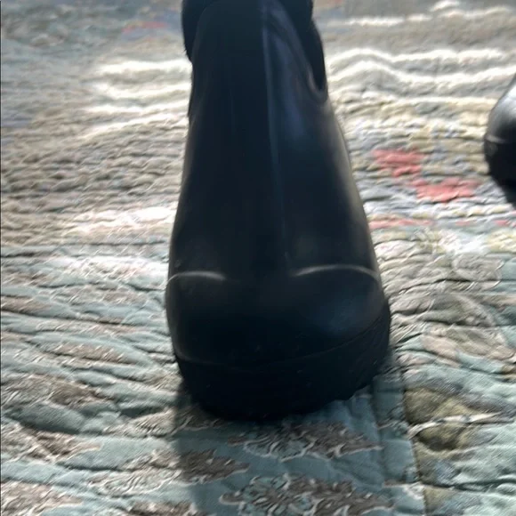 Black Winter Boots - Picture 11 of 12